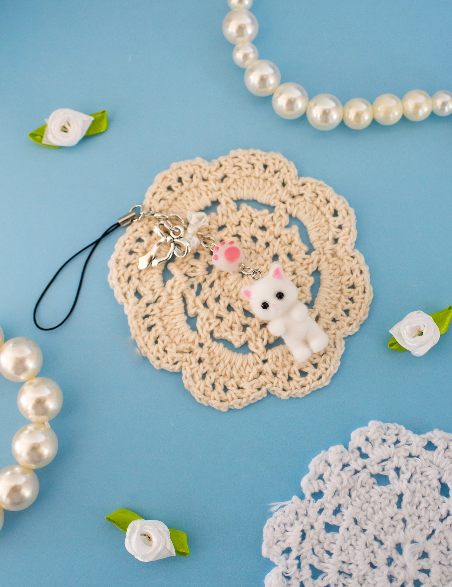 Critter Phone Charm - 8 Ball Kitty
