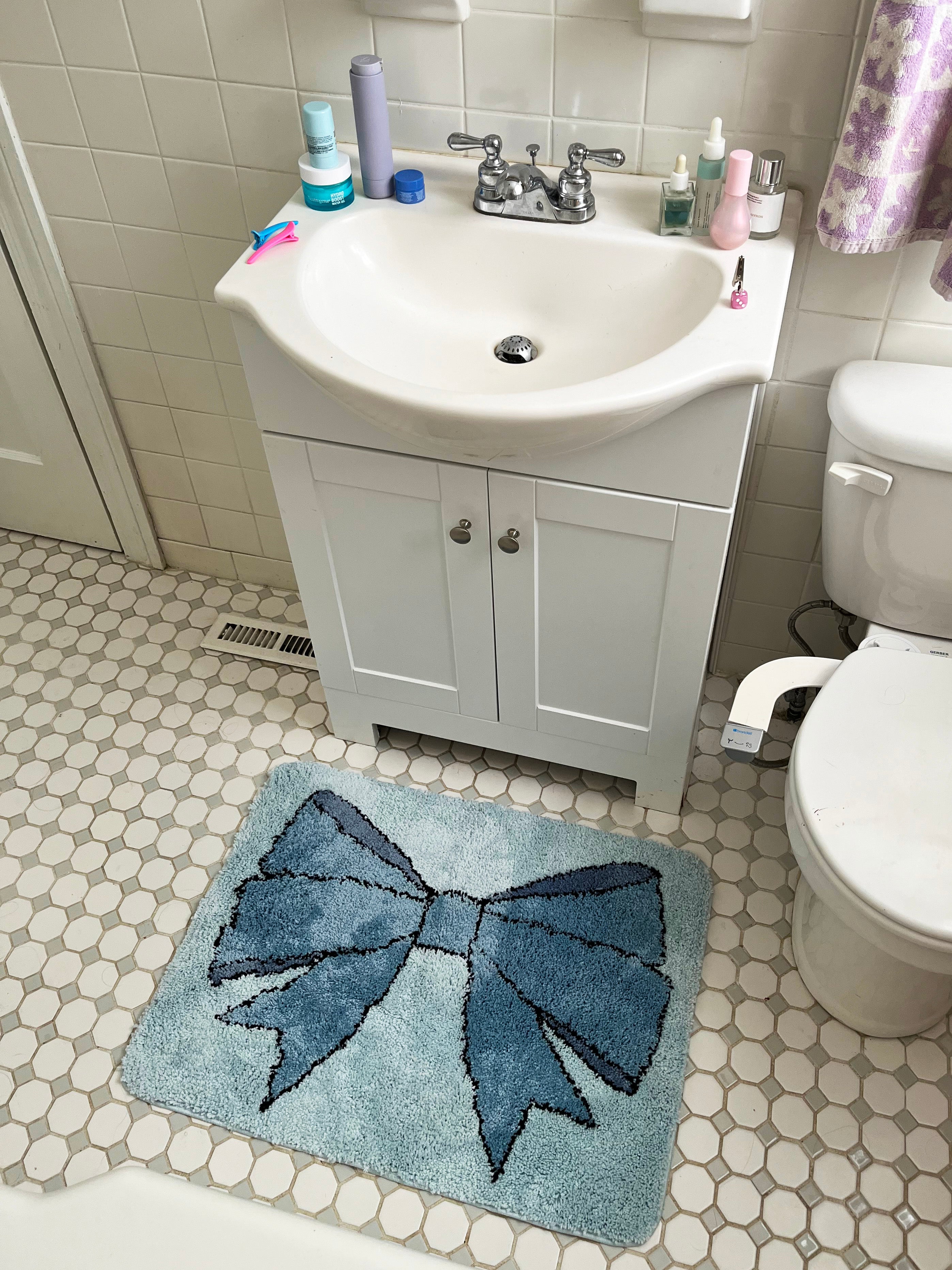 Bow Rug – A Shop of Things