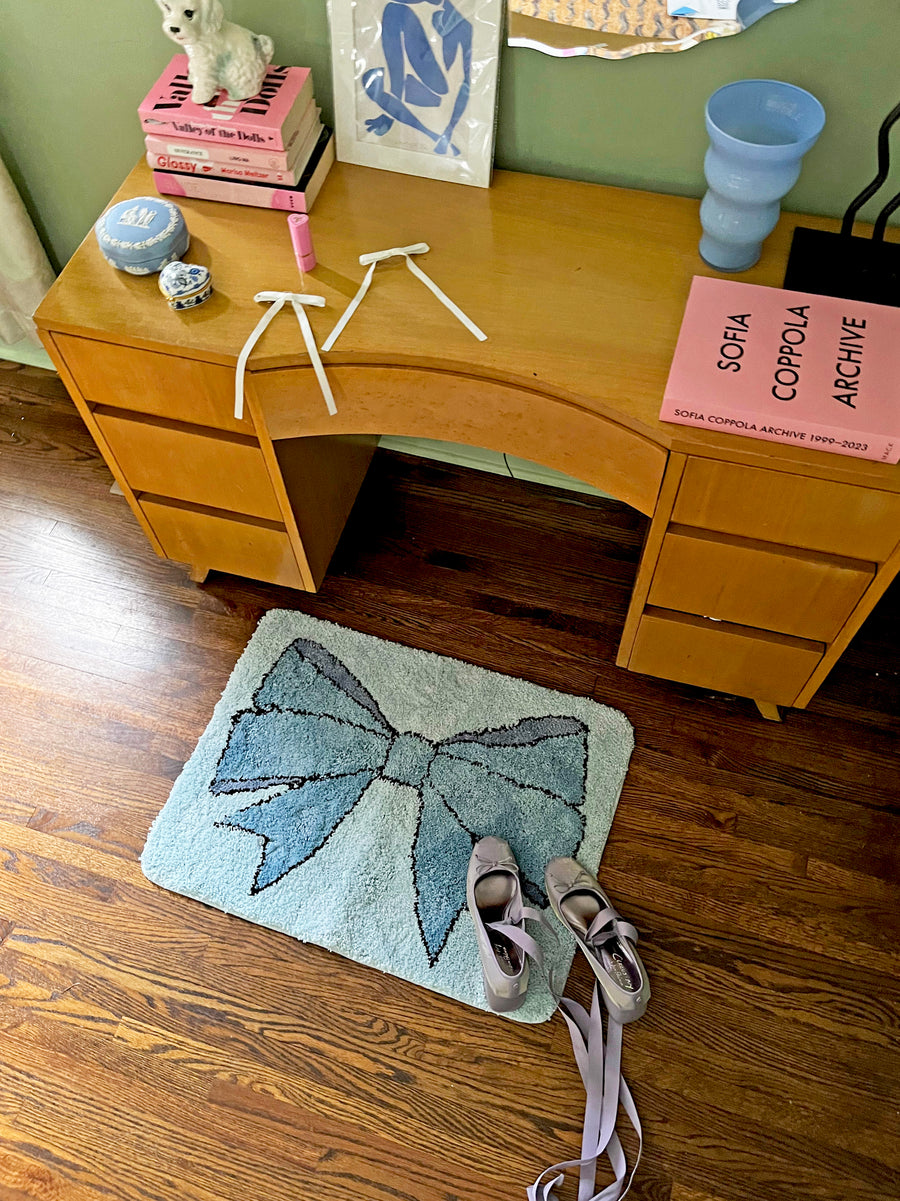 Bow Rug – A Shop of Things